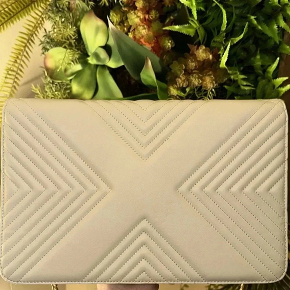 NWOT G’JUAN XAVIER Lux Designer Goddess Clutch Vtg Cream w/Burgundy Interior - Picture 6 of 16